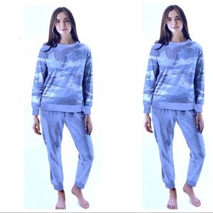 SPLENDID pajama set camo print sweatpants sweatshirt lounge pants PJs sleepwear